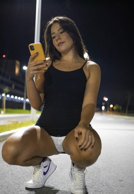 Ellenzinha nacktheit freie foto