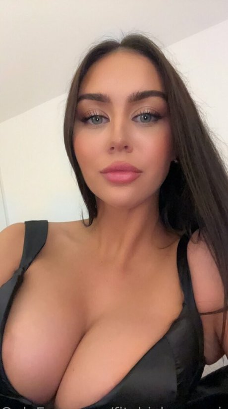 aus onlyfans perfekte pornografische foto