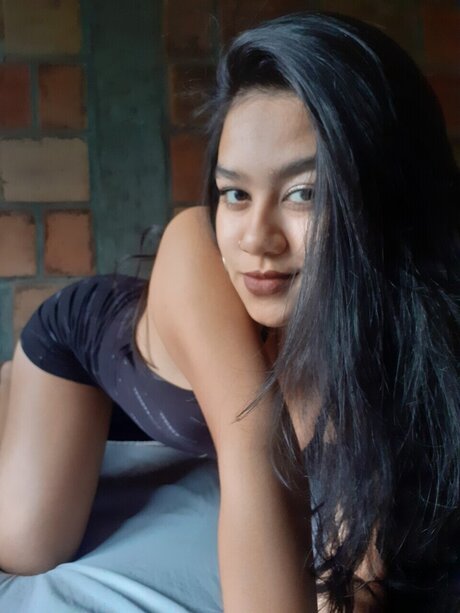 angieyv12 heiße nackte bilder