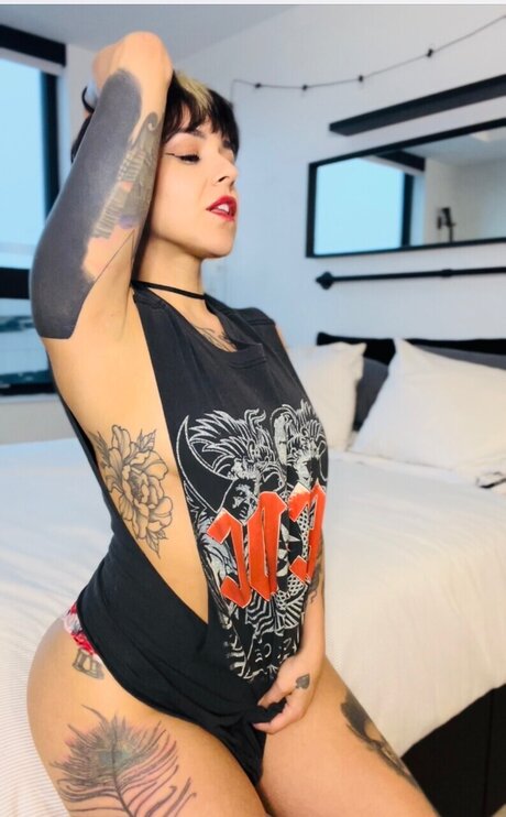 Littlest Meagan erotische schöne galerien