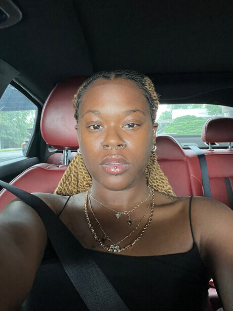 vaay_ schauspielerin erwachsene bilder