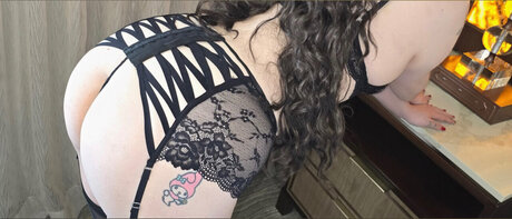 Isabella Trixxx sexy top bilder