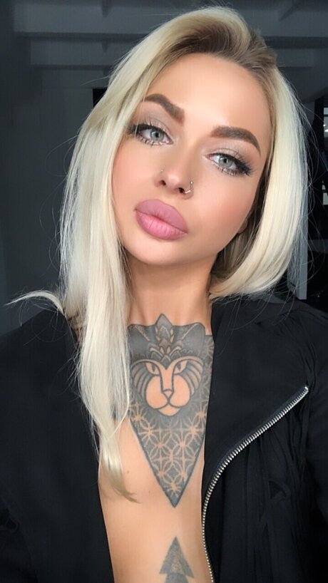 Vakhanalia free model schöne archiv