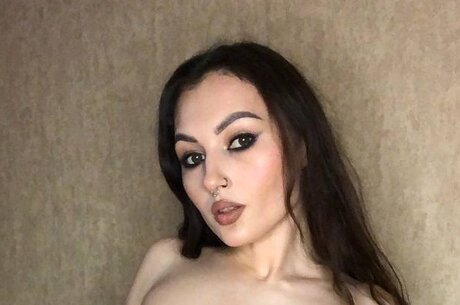 _Nikole UrLove_ hübsche pornostar bild