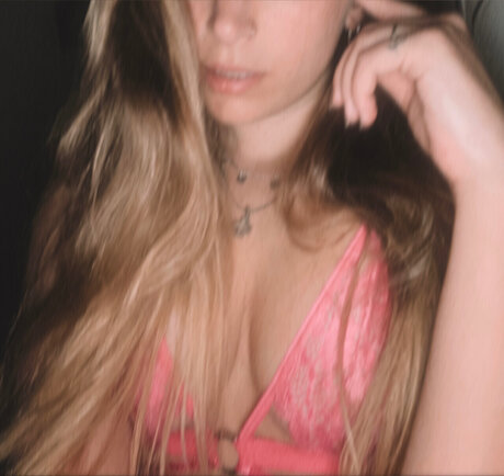 Adventurous Luna porno hd foto