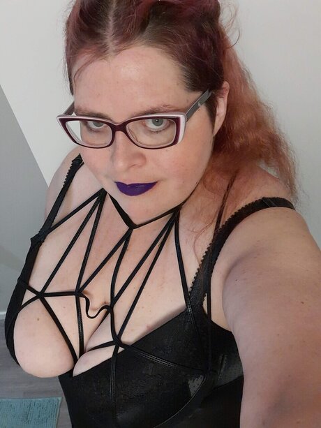 cessieestis model porno bild