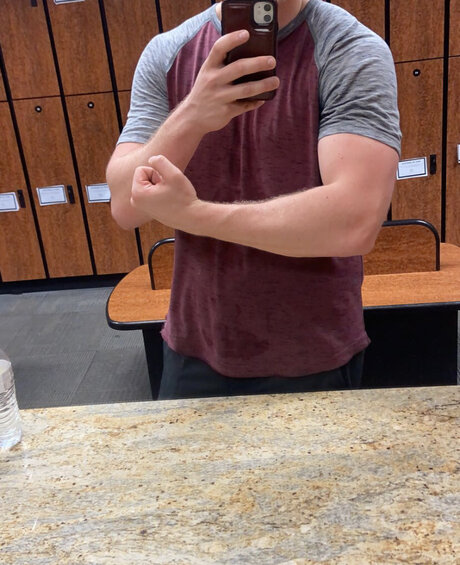 Mister IDK model exklusive fotos