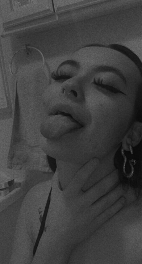 Ms Persephone erwachsene exklusive fotos