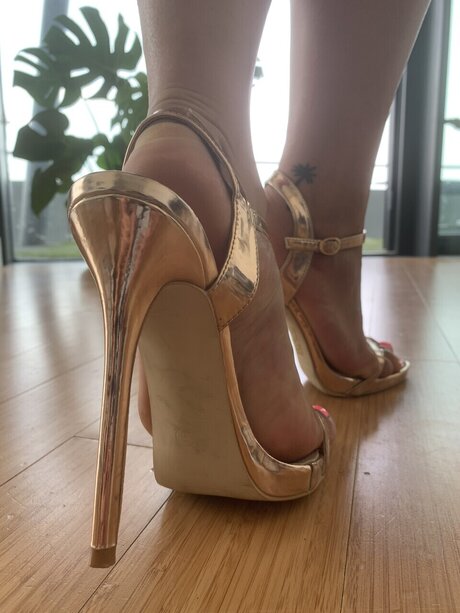 Feeturing G schauspielerin nackt galerie