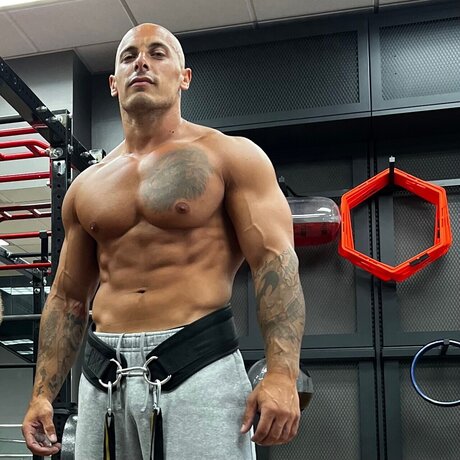 BROOKLYN TANK schauspielerin kunst bilder