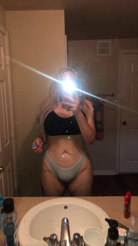 SnoBaby model erotische galerien