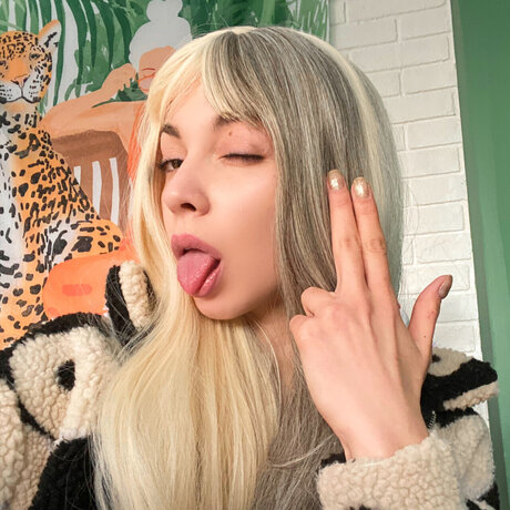 Alice Growley New Year New_ top nackt archiv