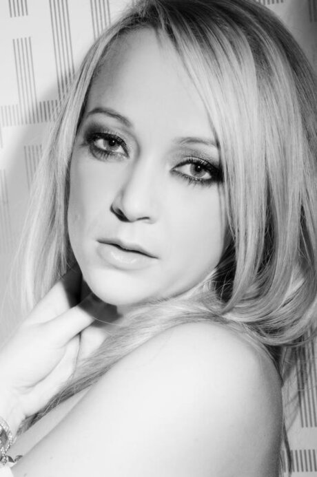 Baby Macey model nackt galerie