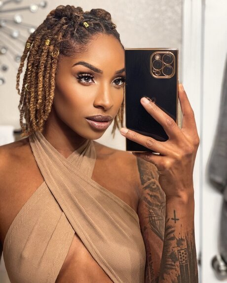 Official Bubbles nackt perfekte foto