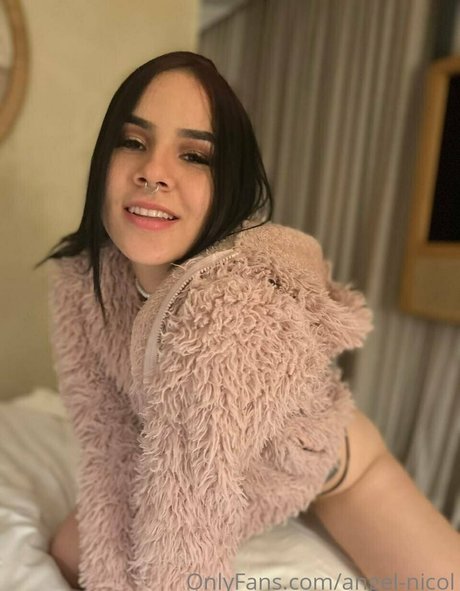 angel nicol nackt kostenlose bilder