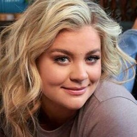 Lauren Alaina sexy erotische bild