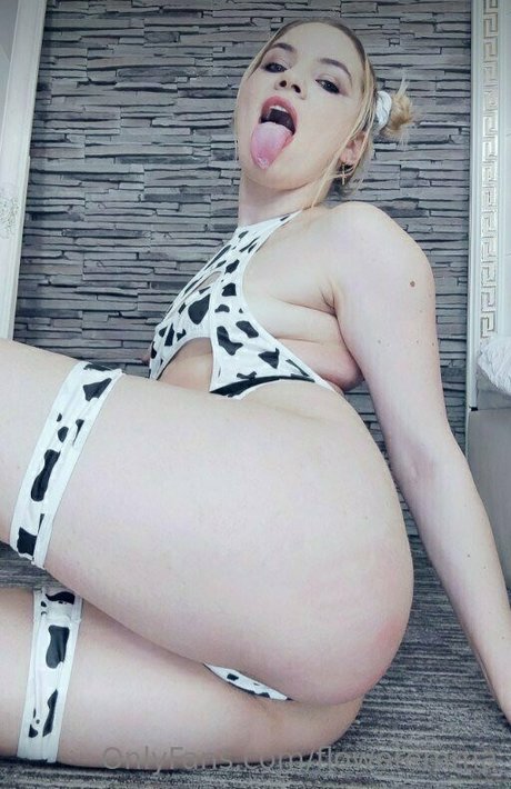 floweremma nackt kunst bild