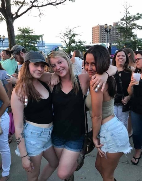 Monica Iannuzzi porno schöne galerie