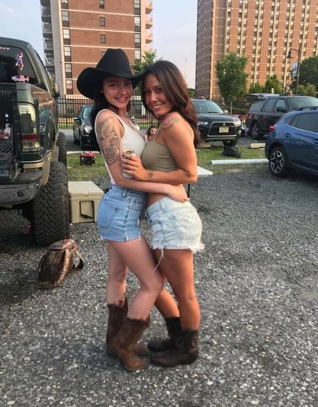 Monica Iannuzzi heiße schöne bilder