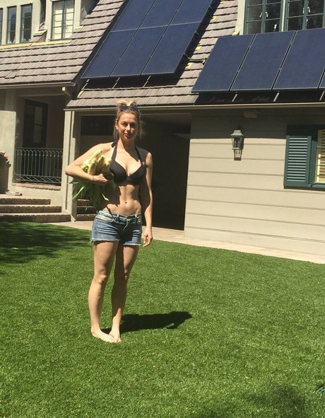 Iliza Shlesinger erotische top bilder