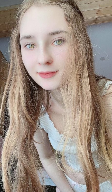 evaava free schauspielerin exklusive galerie