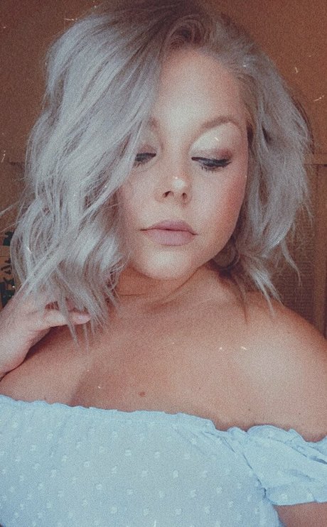 xxxhookedonbrookefree erwachsene nacktheit galerien