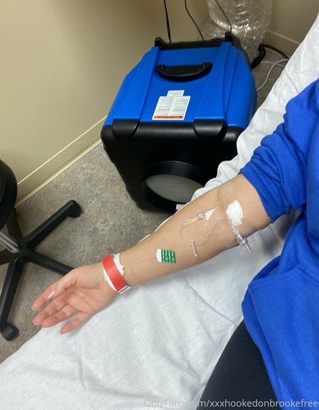 xxxhookedonbrookefree schauspielerin erotische fotos