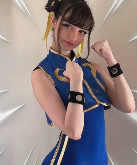 Toxic Tenshi model nackt foto