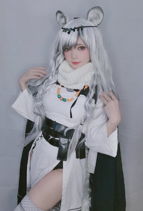 miu cosplayer exklusive kunst archiv