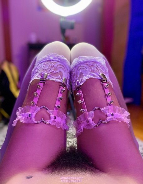 Maytrix Raine sexy top bilder