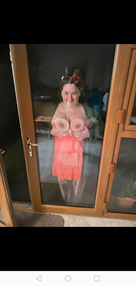 Tina Clenaghan New Walk sexy pornostar bilder