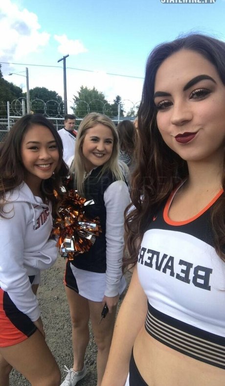 Taylor Johnson Cheer schauspielerin kunst fotos