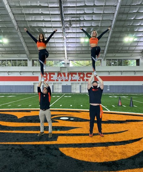 Taylor Johnson Cheer kostenlose pornografische foto