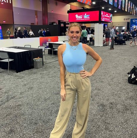 Taylor Mathis hübsche nackte fotos