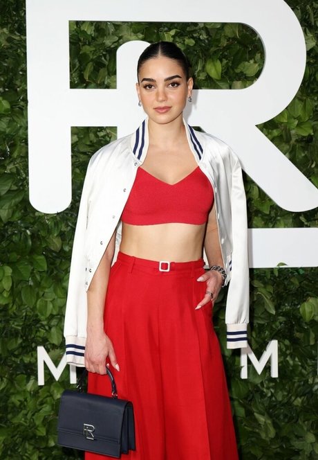 Melissa Barrera sexy akt galerie