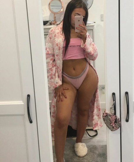 Hannah Lynch schöne akt bilder