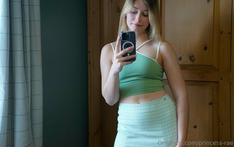 princess rae nackt freie bild