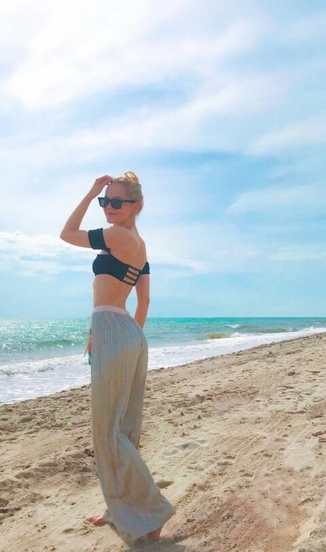 asiatische falsche titten onlyfans kostenlose erotische foto