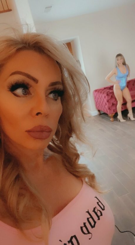 nadiavalentine schauspielerin erwachsene fotos