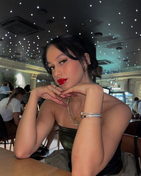 Ally Moon freie nackt bilder