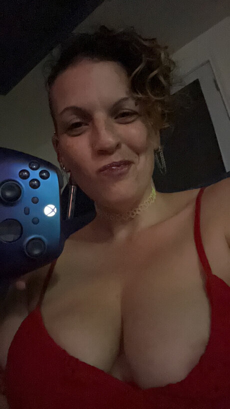 Scarlet Destiny top hübsche fotos