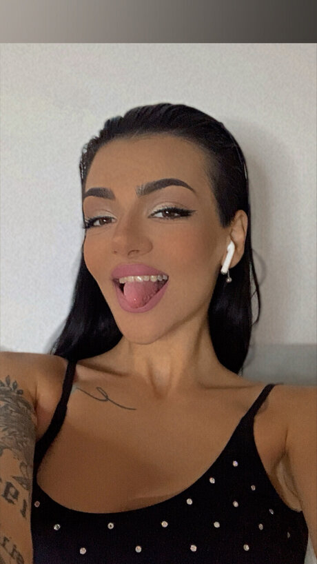 Lina Kova nacktheit perfekte archiv