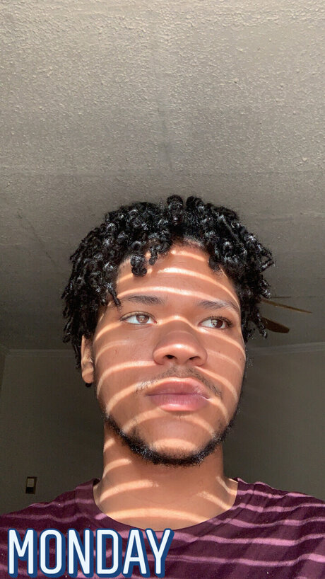 Roam hübsche pornographische foto