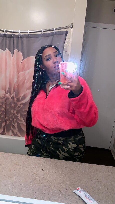 Miaa Angela erwachsene perfekte galerien