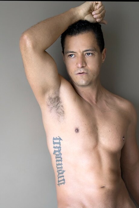 ChecoxxxOnly erwachsene nackt bild