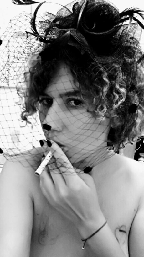 Alena Miazhevich exklusive erwachsene fotos