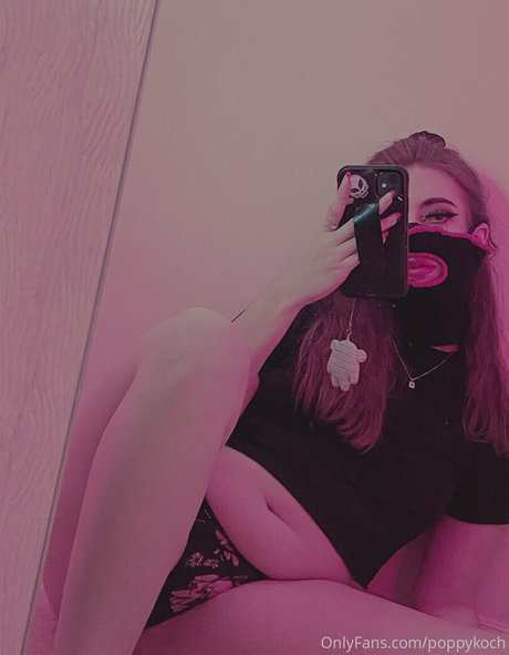 poppykoch schauspielerin sexy bilder