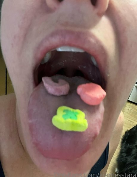 giantesstara top nackt foto