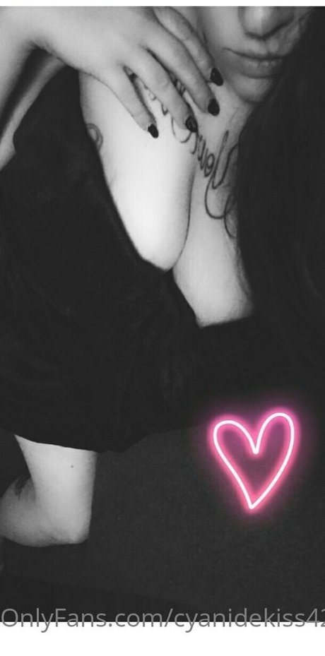 cyanidekiss420 kunst xxx galerie