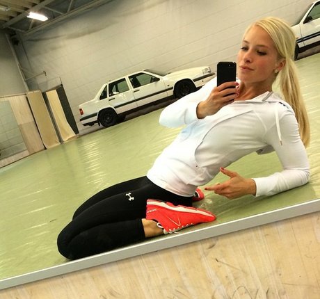 Petra Forsberg schöne akt archiv